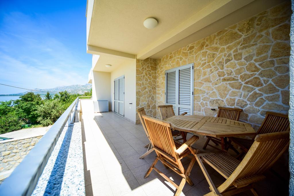 Apartments Villa Perla ロバニスカ エクステリア 写真